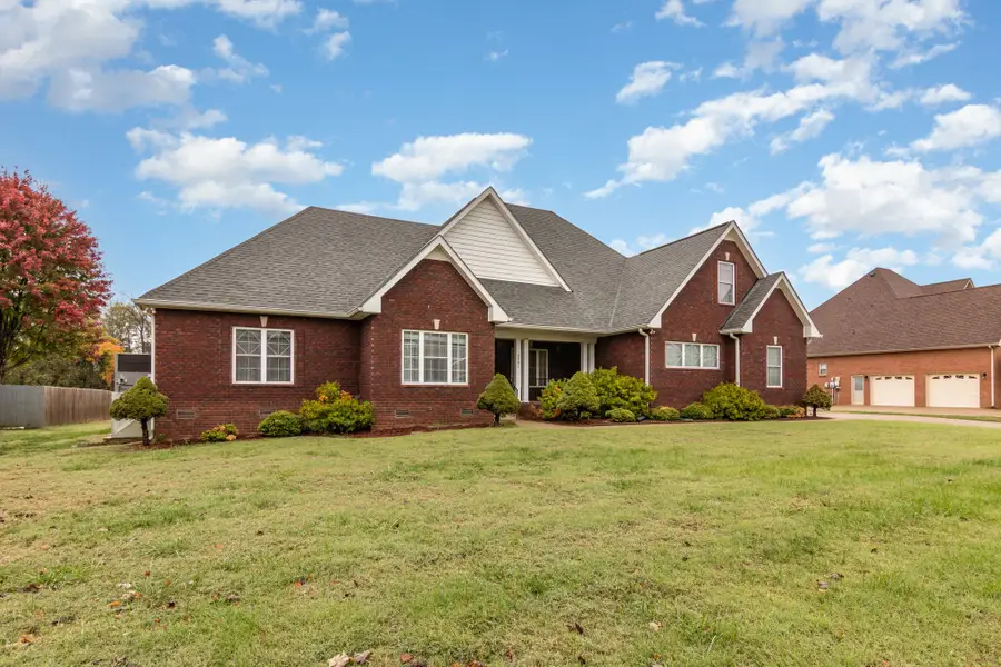4241 N Woodstock Dr, Clarksville, TN 37040 - Image #3