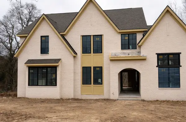 835 Brook Hollow Rd, Nashville, TN 37205