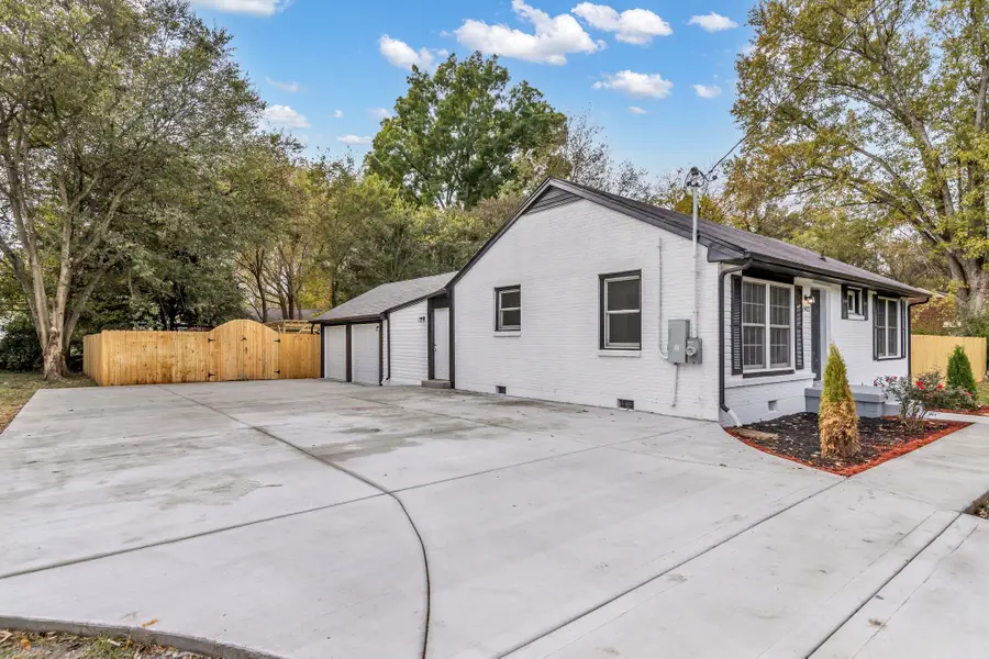 1902 Meadowgreen Dr, Murfreesboro, TN 37130 - Image #2