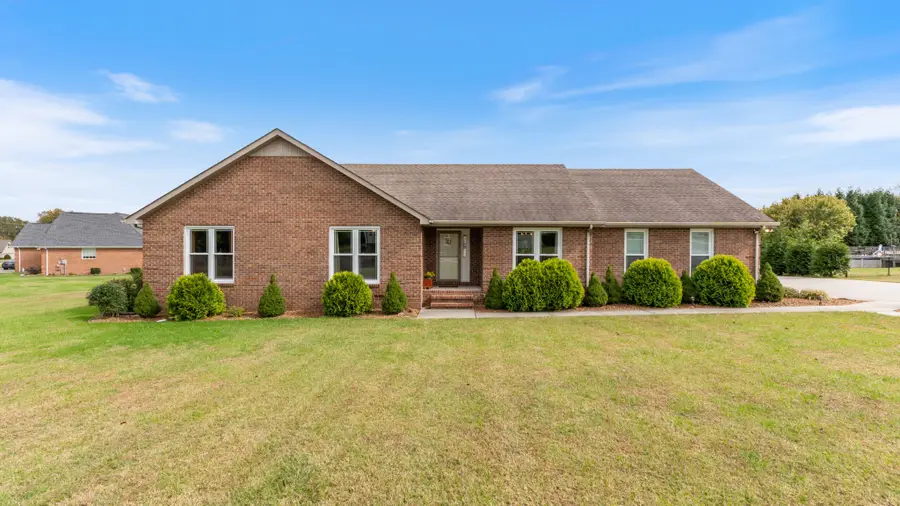 76 Waters Edge Dr, Estill Springs, TN 37330 - Image #2