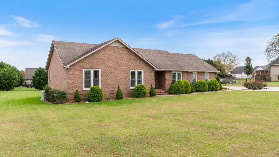 76 Waters Edge Dr, Estill Springs, TN 37330 - Image #3