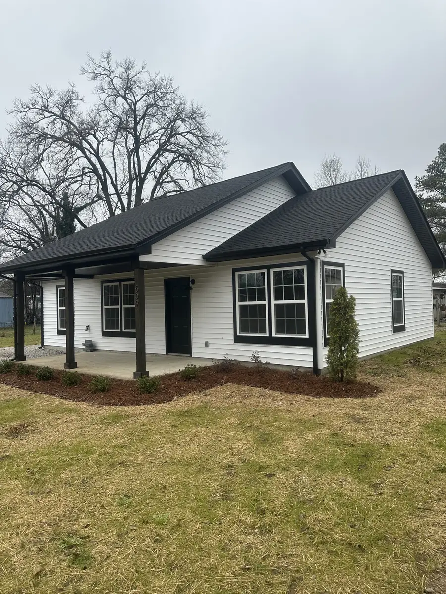 509 Brakefield St, Cowan, TN 37318 - Image #2