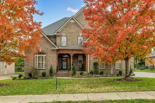 1015 Smokerise Ln, Hendersonville, TN 37075