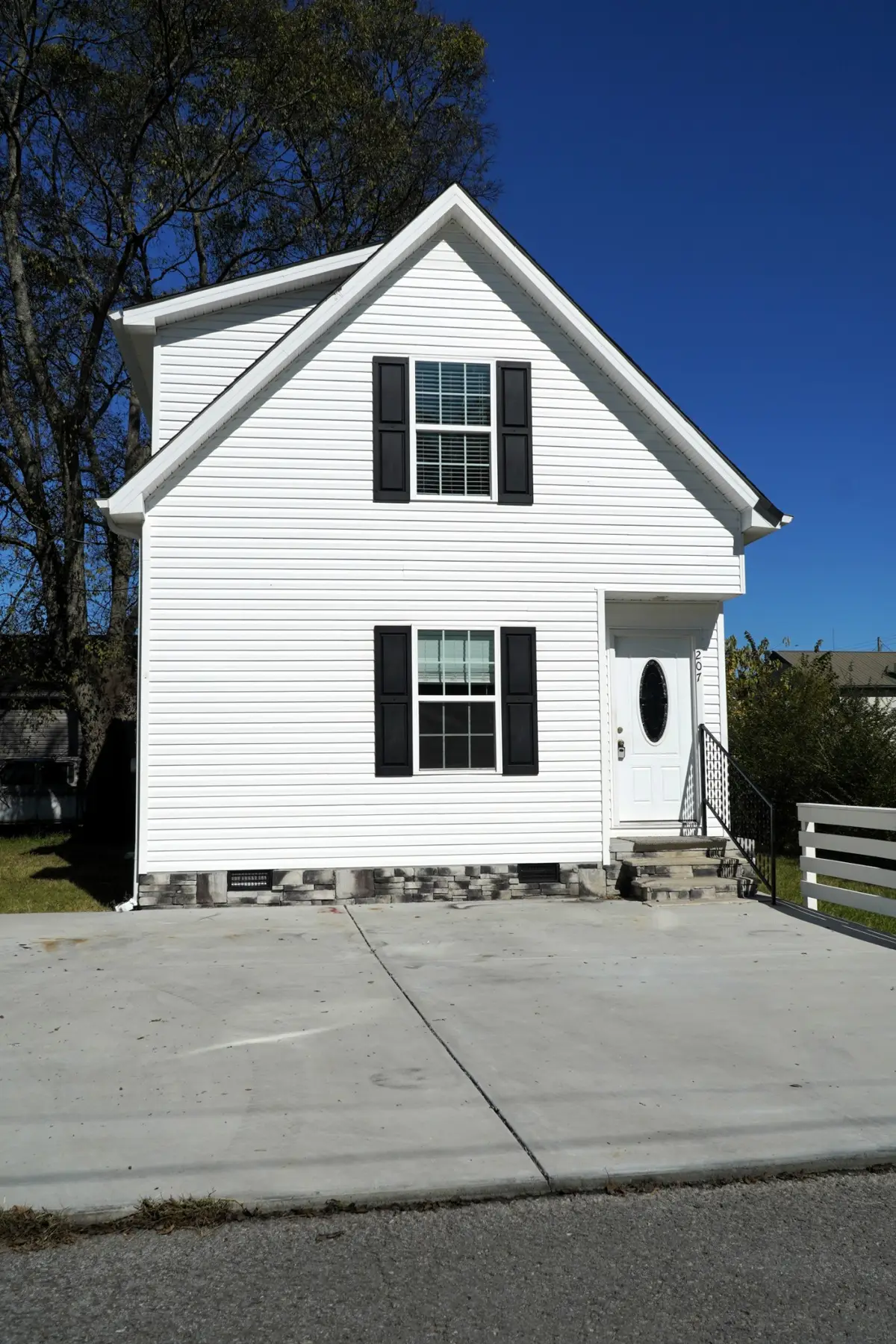 207 Campbell St W, Fayetteville, TN 37334 - Image #1