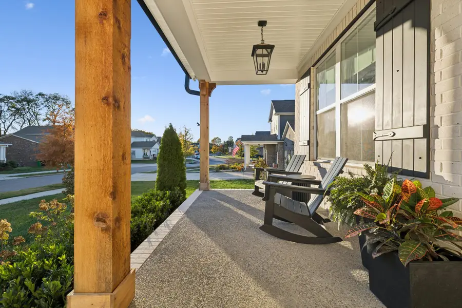 683 Nottingham Ave, Hendersonville, TN 37075 - Image #2