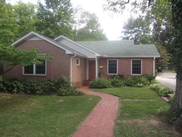 311 Edgewood St, Paris, TN 38242