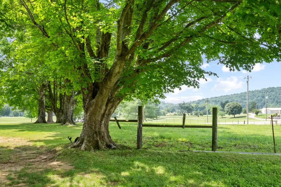 1364 Country Club Rd, Sparta, TN 38583 - Image #2