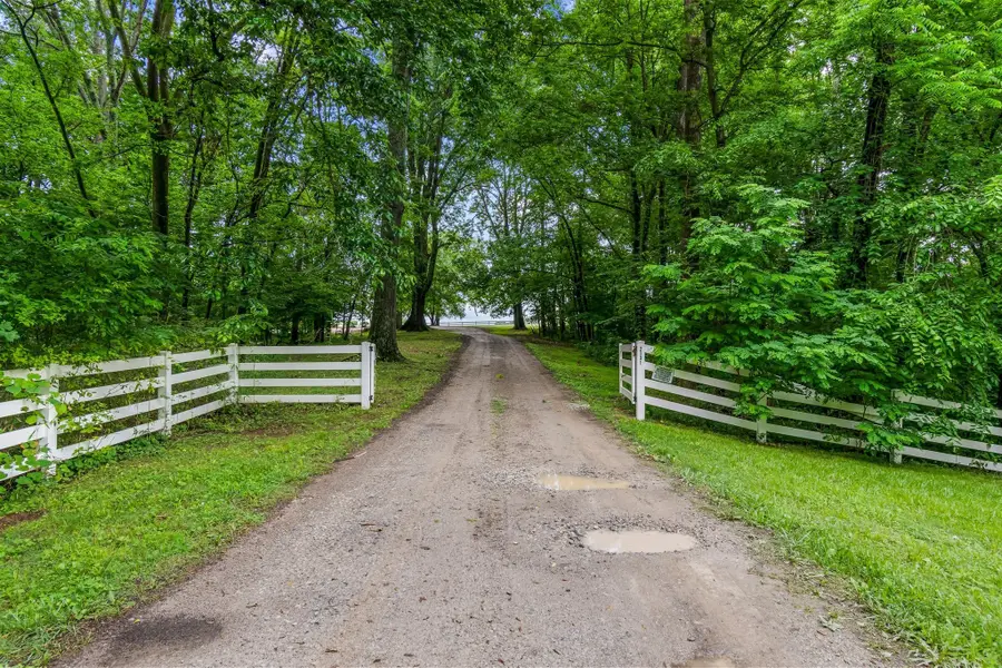 2391 Double Branch Rd, Columbia, TN 38401 - Image #2