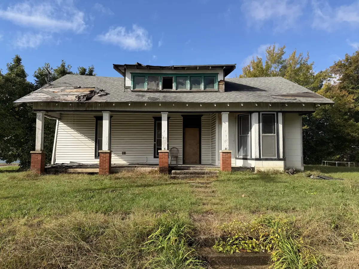 62 High St E, McEwen, TN 37101 - Image #1