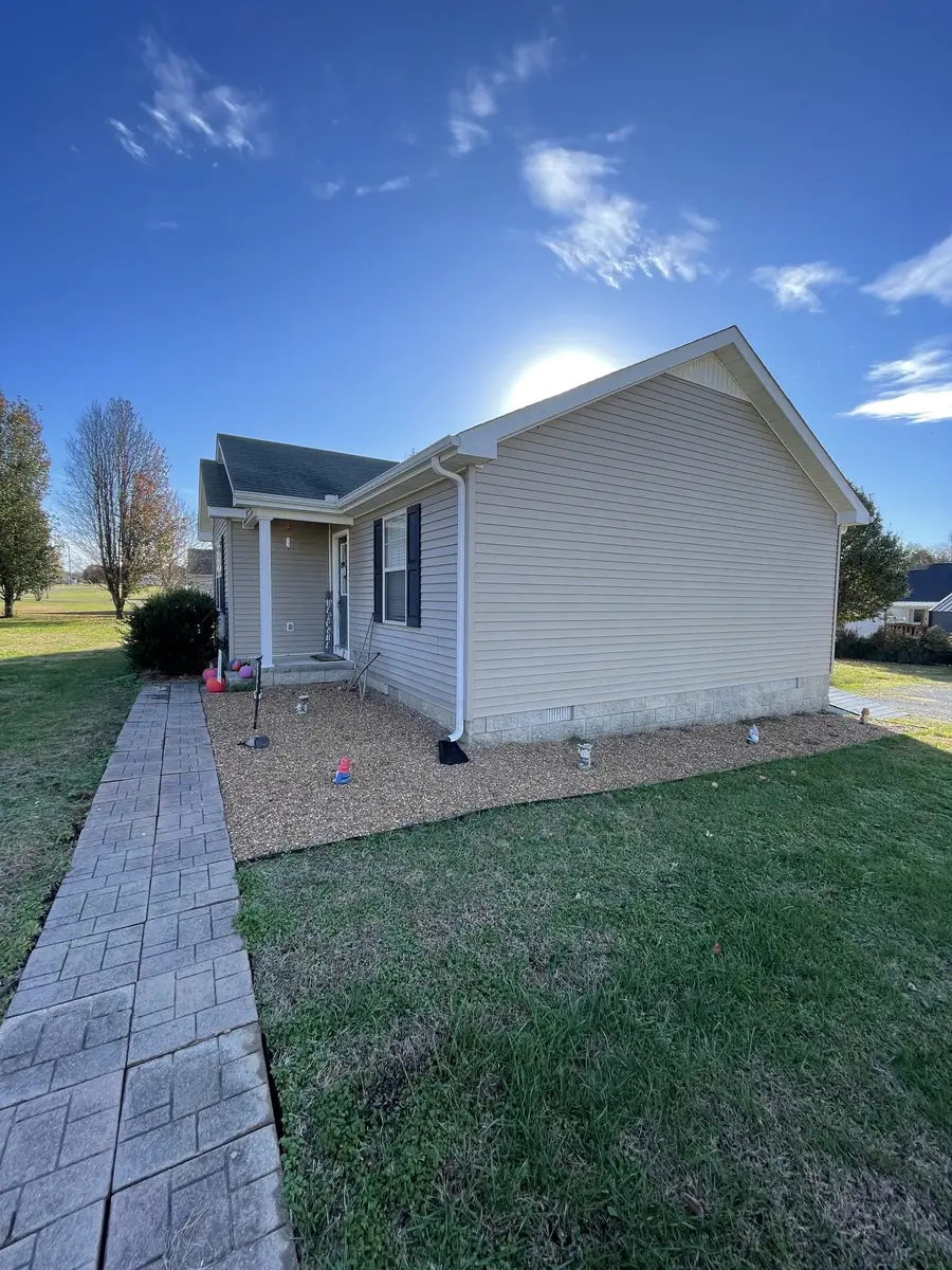 135 Leigh Anna Cir, Lafayette, TN 37083 - Image #2