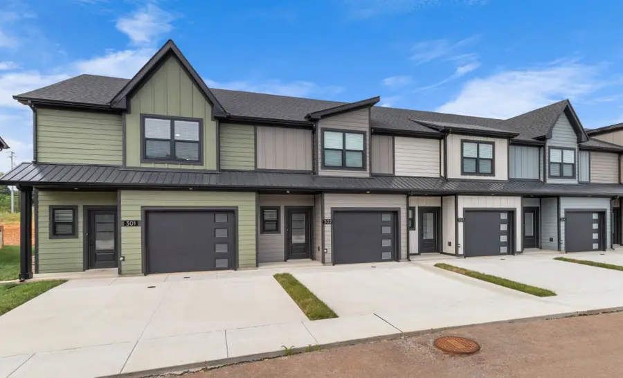 302 Jonathan Wade Circle, Clarksville, TN 37043 - Image #2