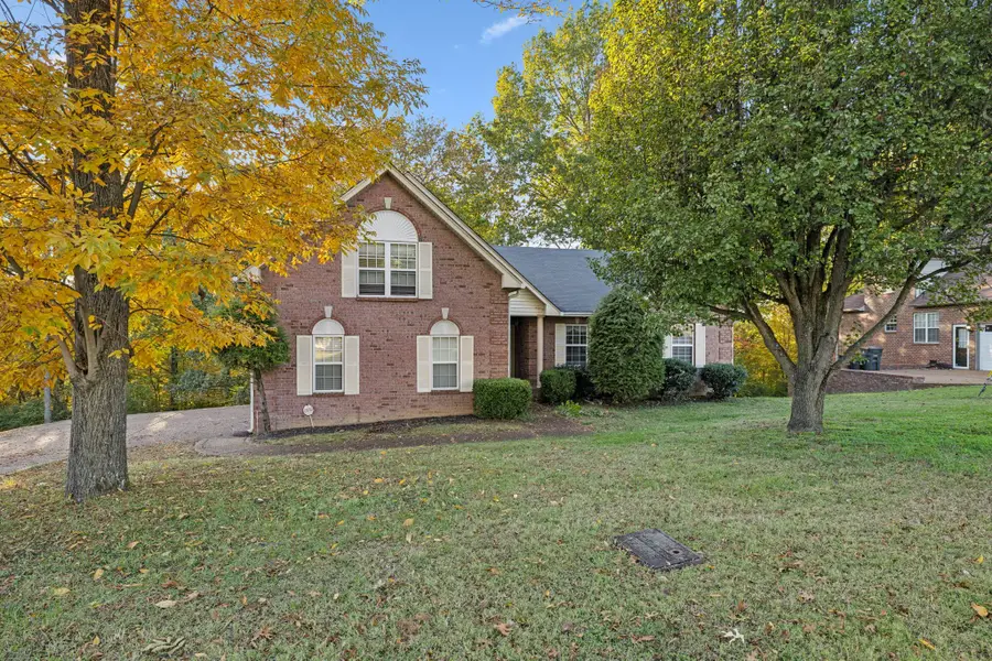 828 W Nocturne Dr, Nashville, TN 37207 - Image #2