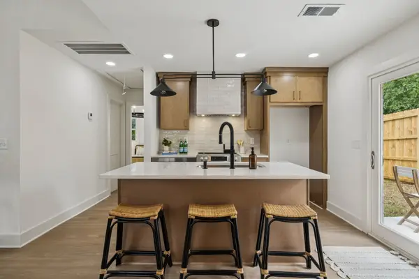 2127A Burns St, Nashville, TN 37216