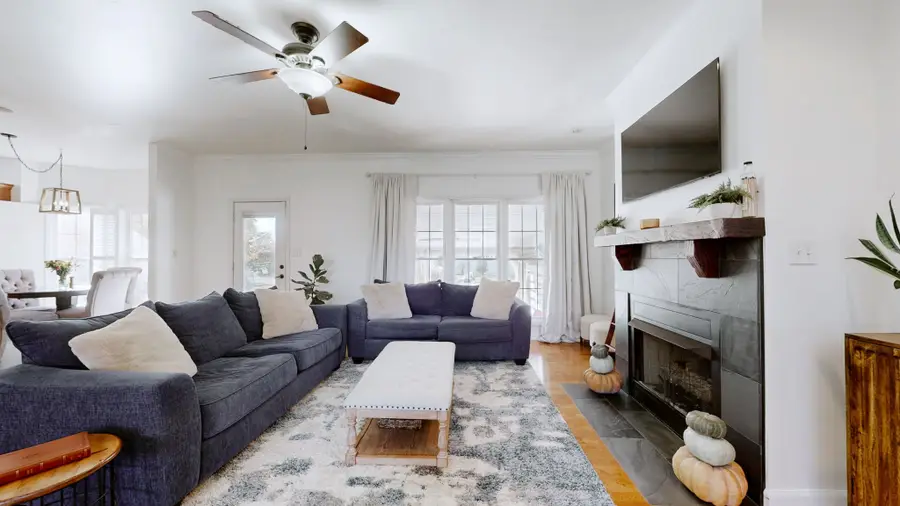 879 Iron Wood Cir, Clarksville, TN 37043 - Image #2