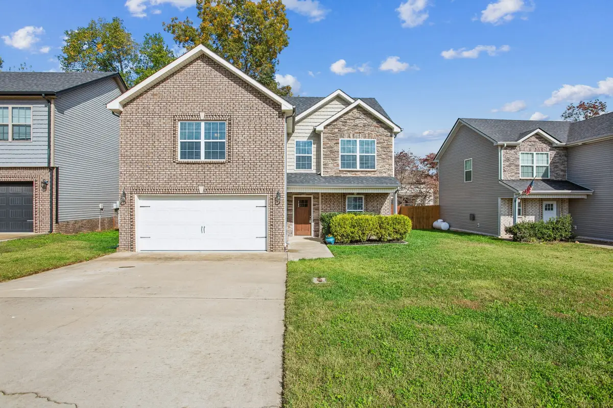 1213 Gentry Dr, Clarksville, TN 37043 - Image #1