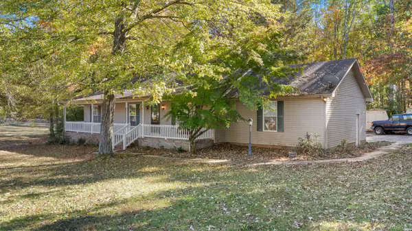 2430 Safe Haven Cir, Estill Springs, TN 37330