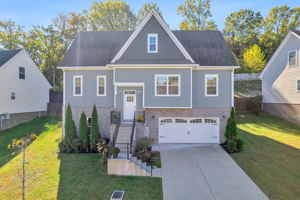 1728 Woodland Pointe Dr, Nashville, TN 37214 - Image #1