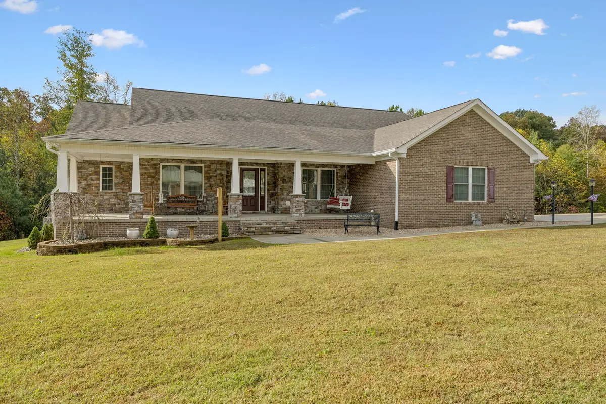 1421 Oakmont Cir, Centerville, TN 37033 - Image #1