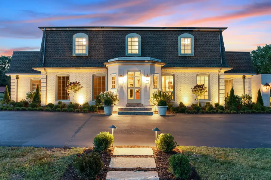 896 Sneed Rd W, Franklin, TN 37069 - Image #2