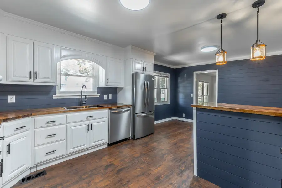 1807 Hamilton Avenue, South Pittsburg, TN 37380 - #2