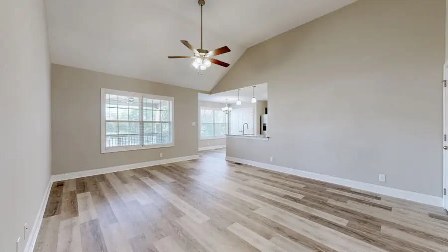 832 Lutz Ln, Clarksville, TN 37042 - Image #2