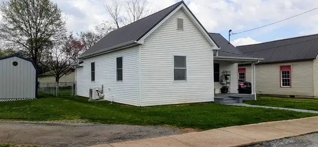 104 Hodges St N, Cowan, TN 37318 - #2