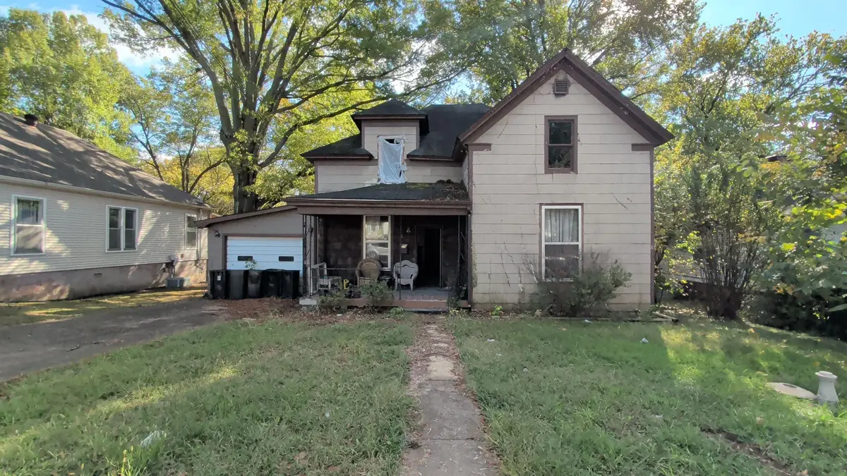 325 Head St, Paris, TN 38242 - Image #1