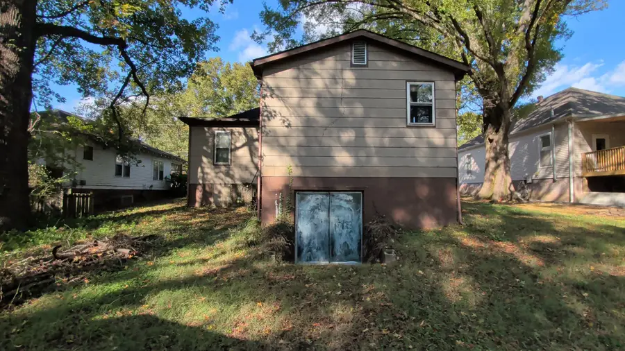 325 Head St, Paris, TN 38242 - Image #3