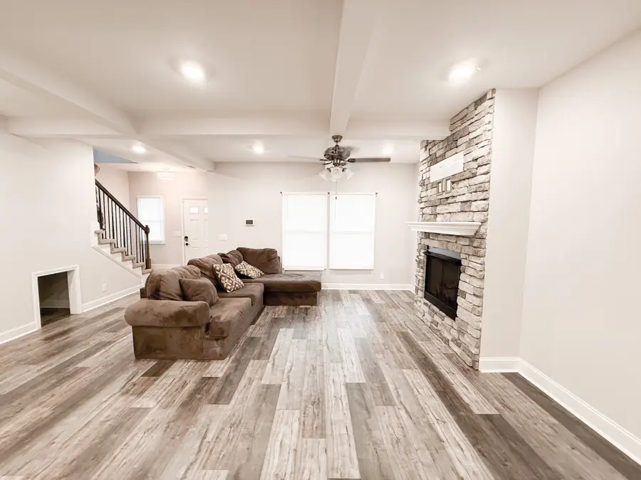 1156 Charles Thomas Dr, Clarksville, TN 37042 - Image #2