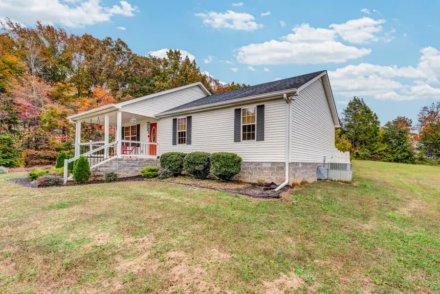 498 Bugger Ridge Rd, McMinnville, TN 37110 - Image #2