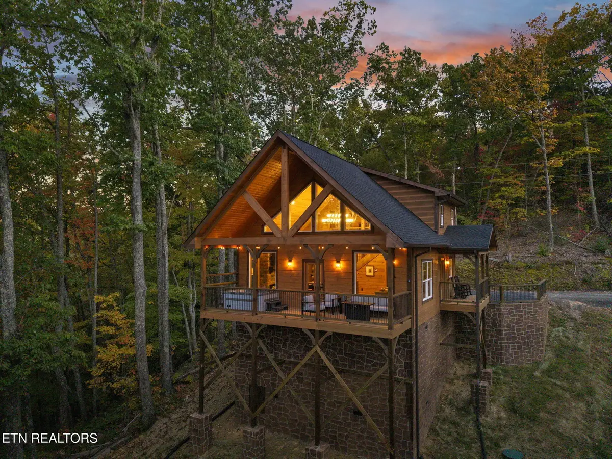 2420 Old Barn Circle, Sevierville, TN 37876 - Image #1