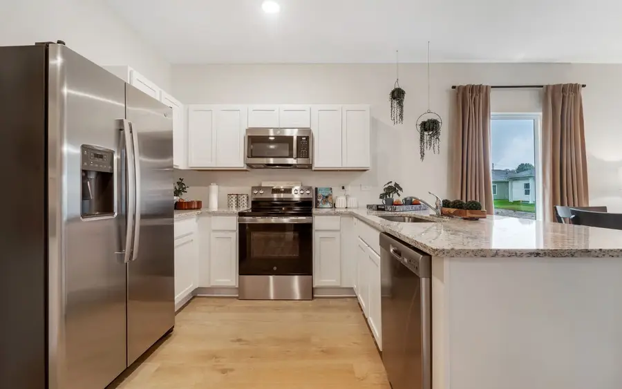 19 Stonehenge Ln, Manchester, TN 37355 - Image #2