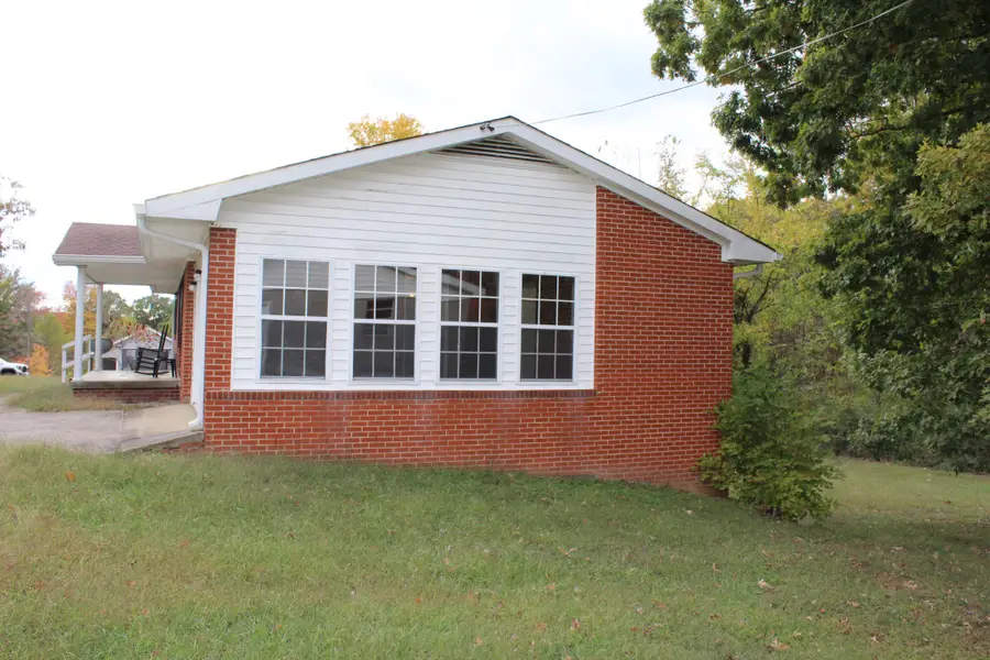1165 Green Shanty Rd, Tennessee Ridge, TN 37178 - Image #3