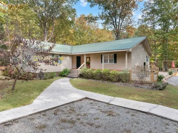 3711 Jump Off Rd, Sewanee, TN 37375