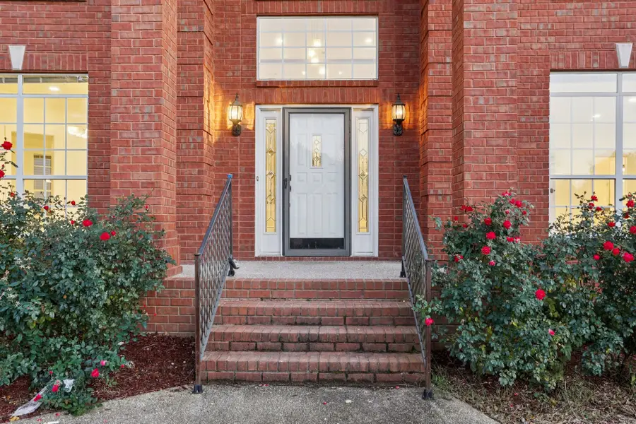 2201 S Ashford Ct, Nashville, TN 37214 - Image #3