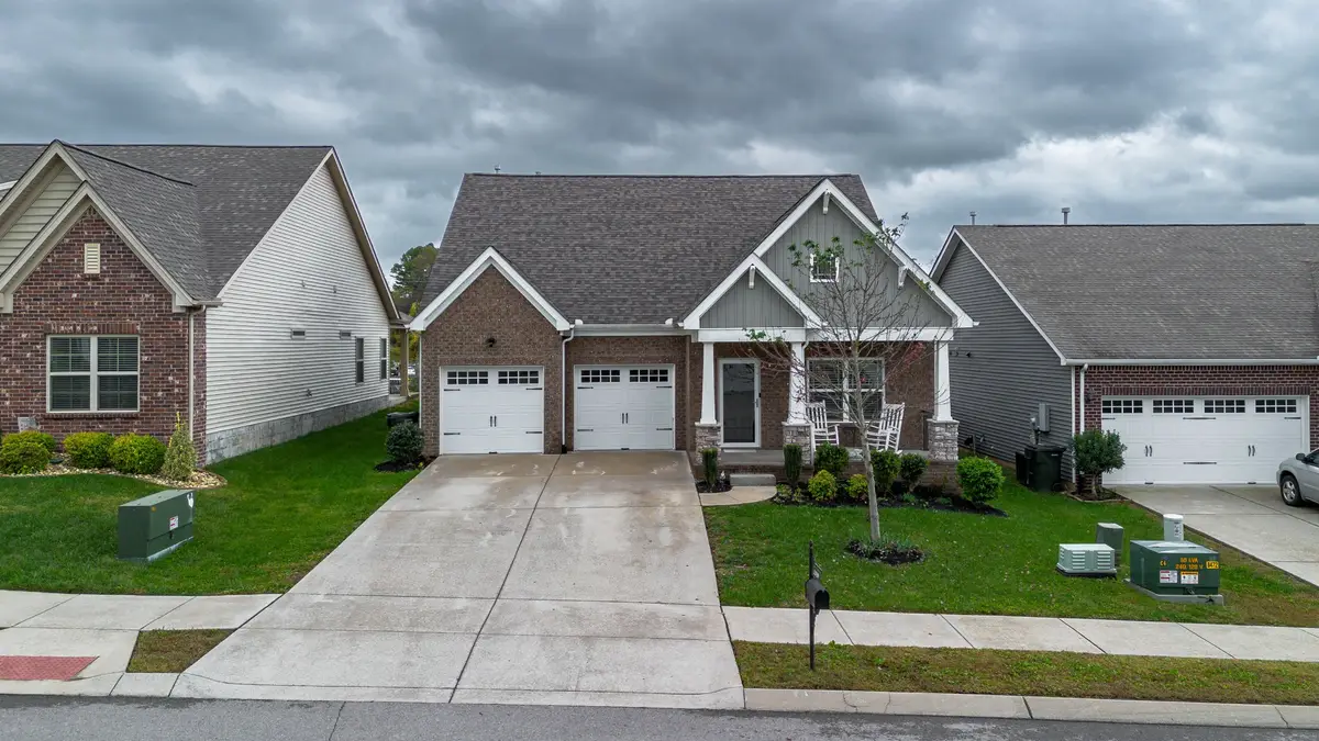 1319 Coates Ln, Gallatin, TN 37066 - Image #1