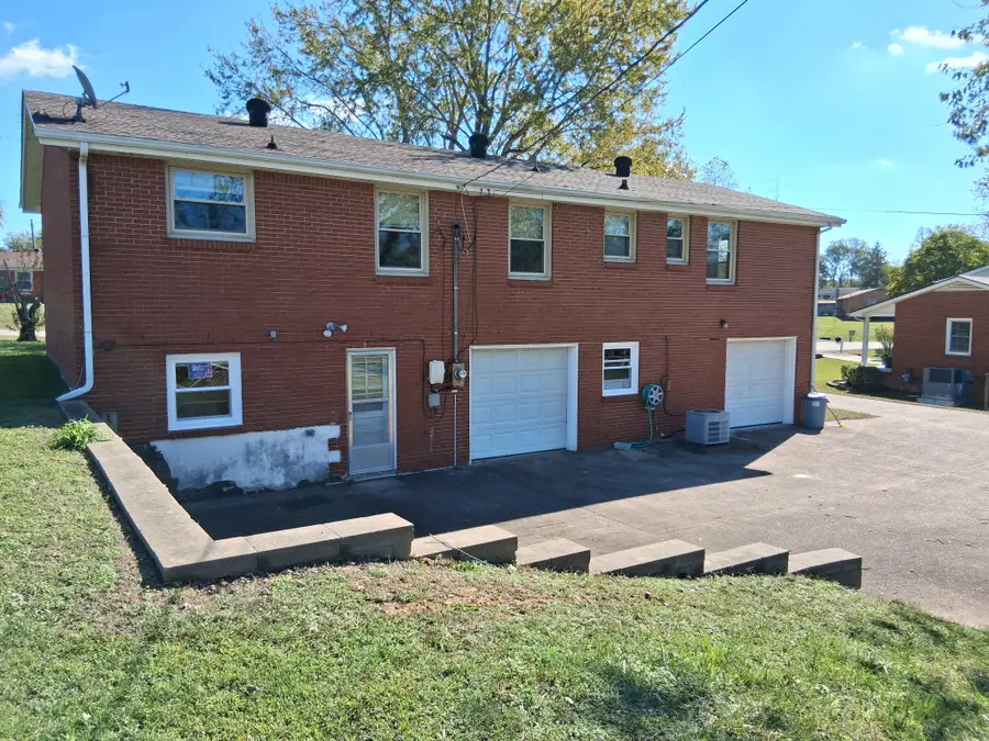 552 Paula Dr, Clarksville, TN 37042 - Image #2