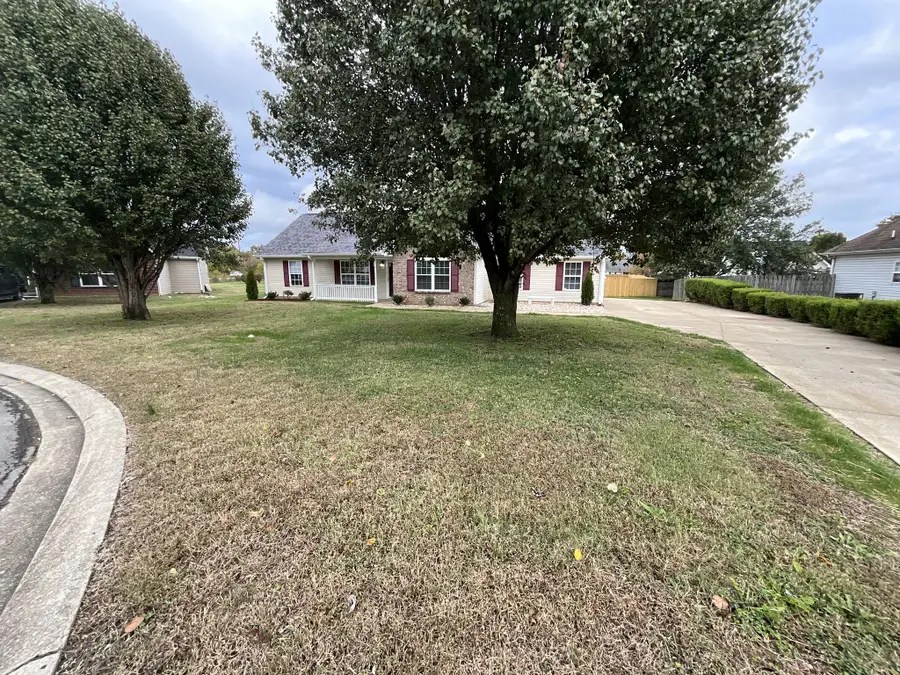 2712 Pickards Pt, La Vergne, TN 37086 - Image #2