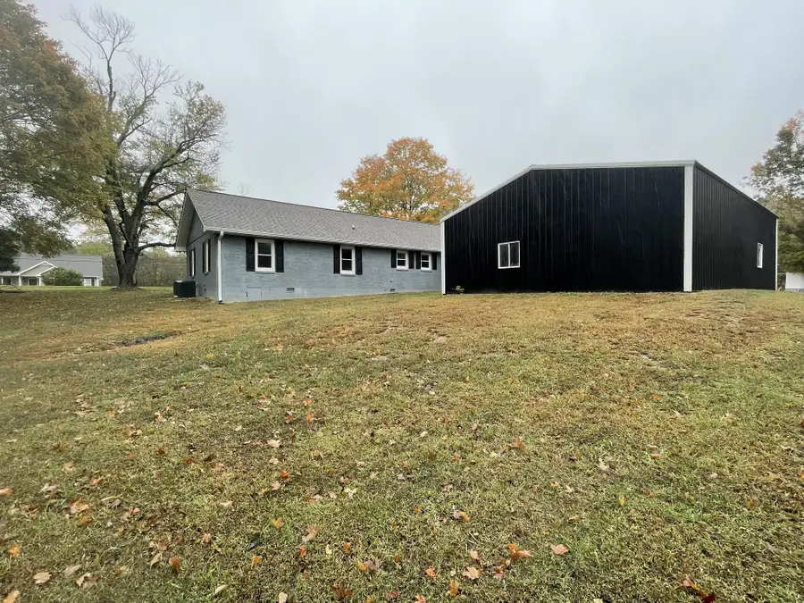 135 Locust Dr, Erin, TN 37061 - Image #3