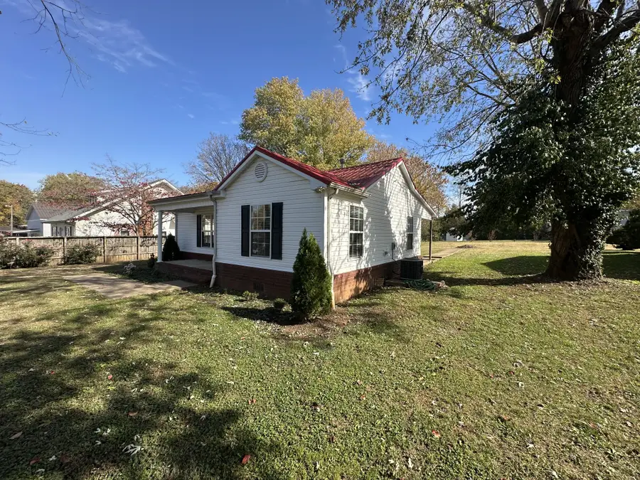 902 S Russell St, Portland, TN 37148 - Image #3