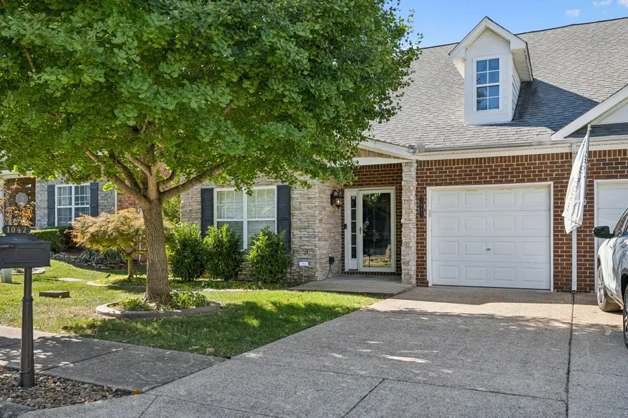 1042 Misty Morn Cir, Spring Hill, TN 37174 - Image #2