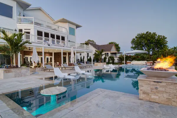 1060 Lakeshore Dr, Gallatin, TN 37066