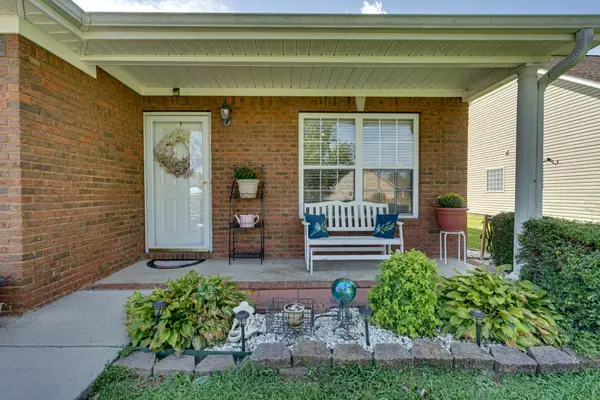 288 Briarstone Dr, Rossville, GA 30741