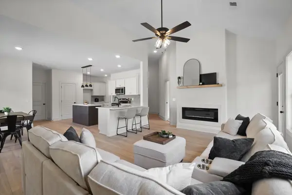 178 Dewberry Ct, Clarksville, TN 37042