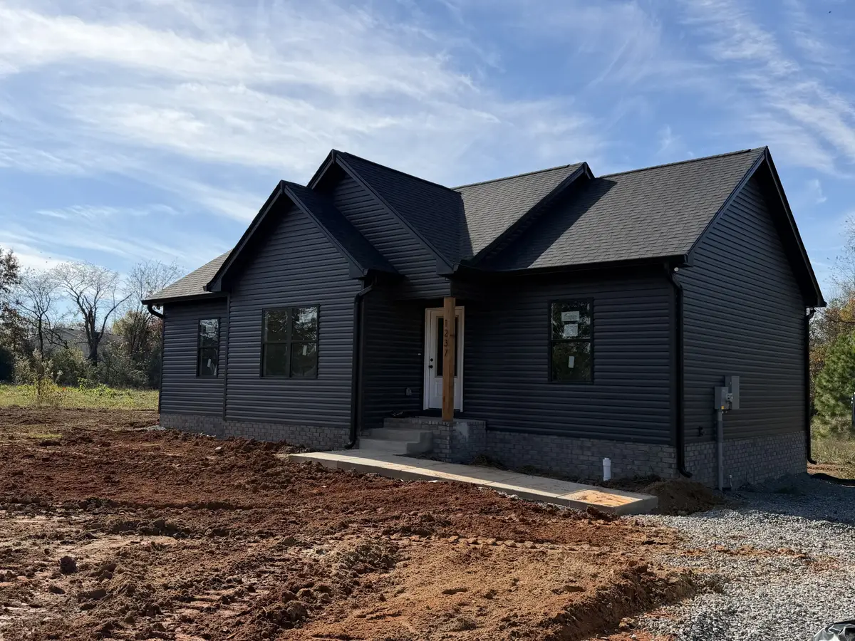 1237 S Russell St, Portland, TN 37148 - Image #1