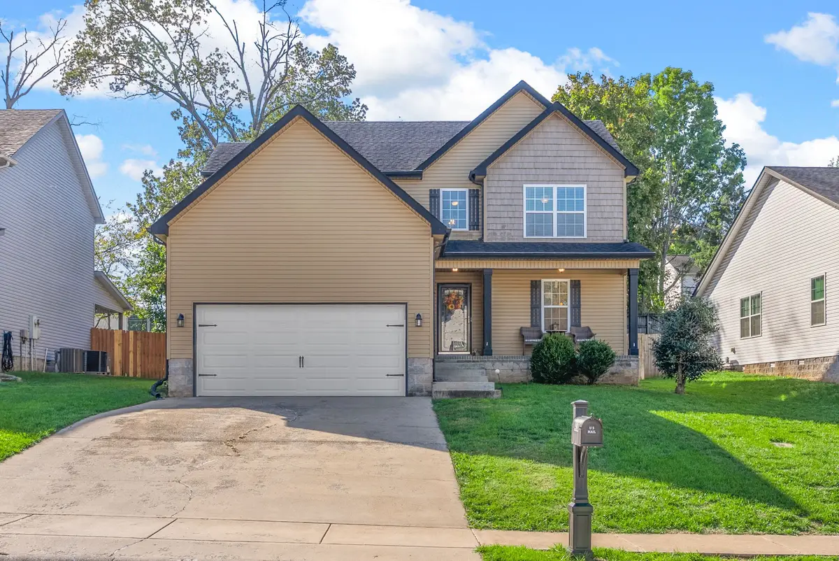 418 Leslie Wood Dr, Clarksville, TN 37040 - Image #1