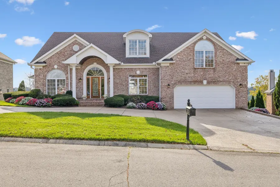 236 Gardenridge Dr, Franklin, TN 37069 - Image #2