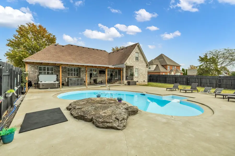 592 Osborne Ln, Murfreesboro, TN 37130 - Image #3
