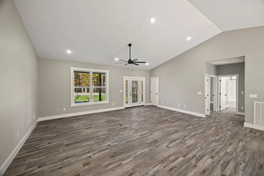 108 Creekview Ct, Jamestown, TN 38556 - Image #2