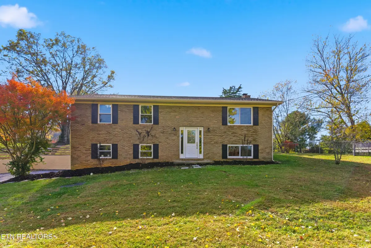 6925 Ferndale Rd, Knoxville, TN 37918 - Image #1
